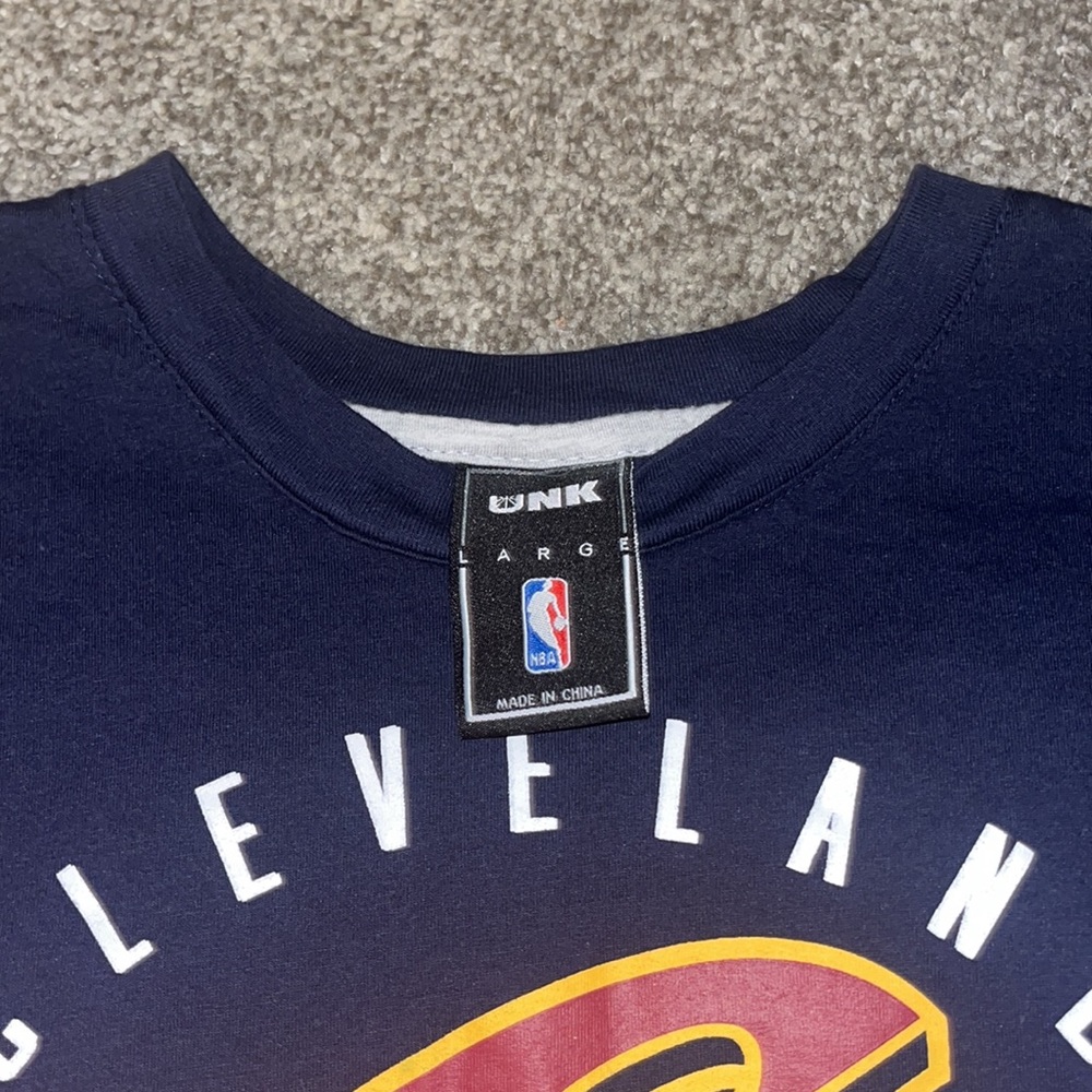 Cleveland Cavs Tshirt - Picture 3 of 3